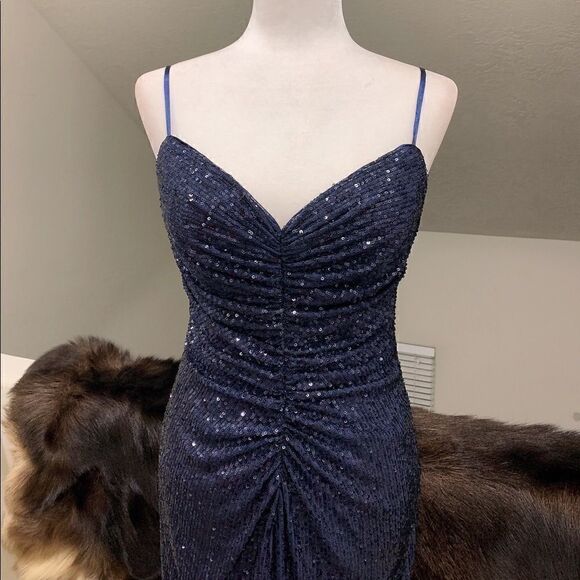 New Knee-length Sparkly Sequined Cocktail Party Dress - Picture 5 of 14